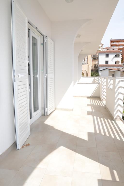 House With Sea View Apartment ดราเก ภายนอก รูปภาพ
