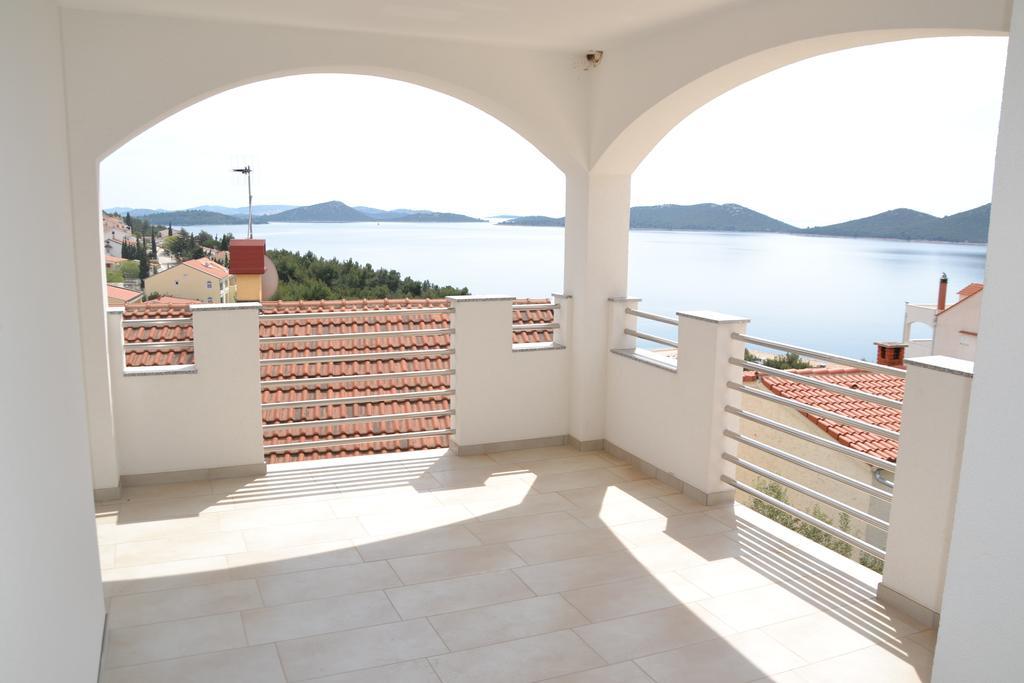 House With Sea View Apartment ดราเก ภายนอก รูปภาพ